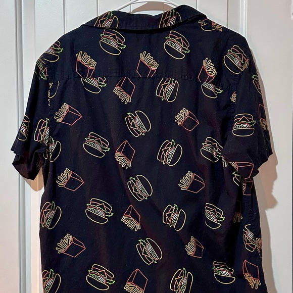 Urban Outfitters Black Graphic Shirt Large - Picture 2 of 3